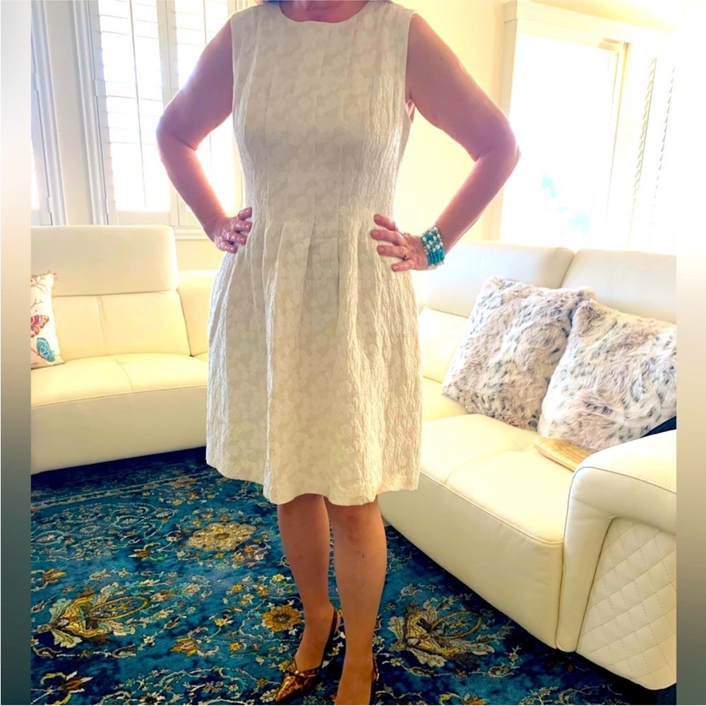 Ann Klein Fit-and-Flare Brocade Sleeveless Dress Pleated Skirt Size 10